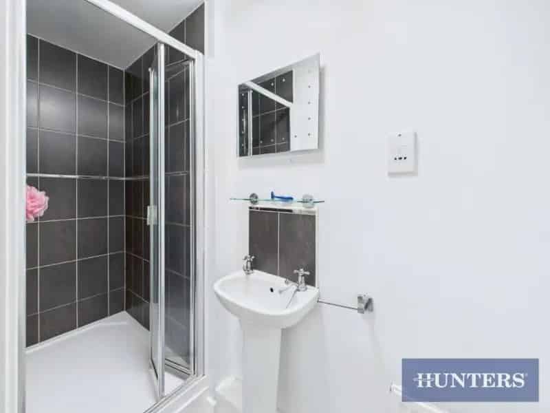 3 Bed 3 Bath Mid-Terraced House for Sale in Bridlington