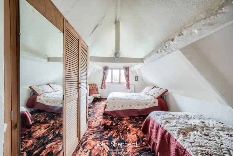 Grade II Listed Farmhouse with Annexe and 10 Acres