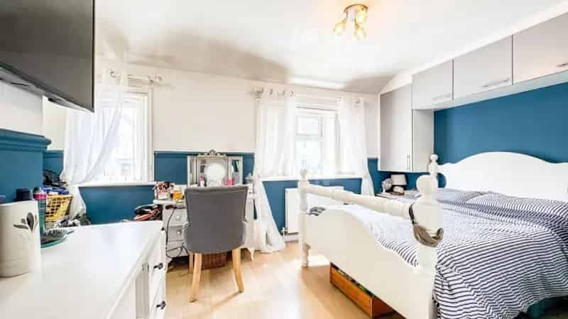 3 Bed Extended House for Sale - Large Garden, Off-Street Parking