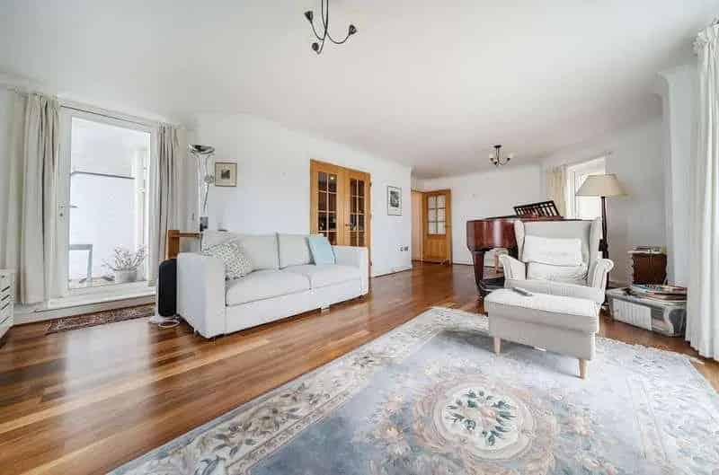 2 Bed Flat for Sale Gunwharf Quays Portsmouth Sea Views