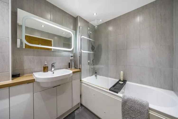 3 Bed House Near Peckham Rye Park  Excellent Transport Links