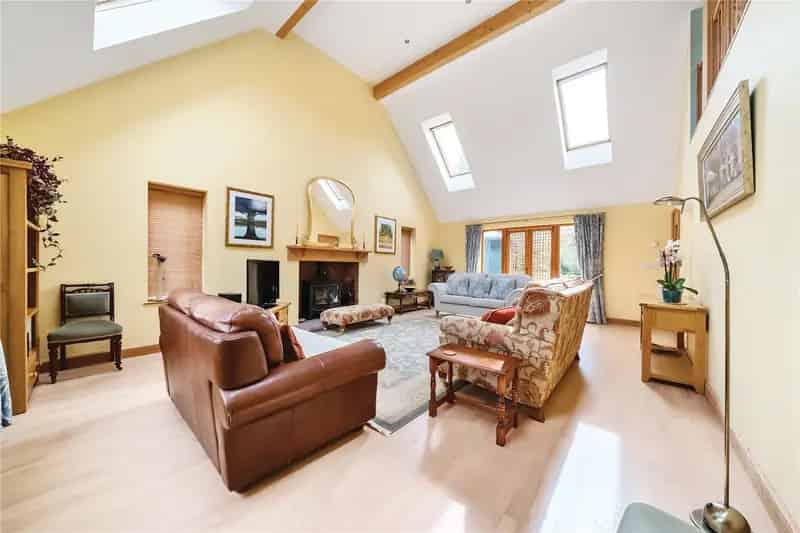 3 Bedroom Detached House Breathtaking Views South Facing Garden
