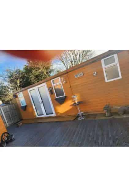 3 Bed Semi Detached House Near Schools and Shops