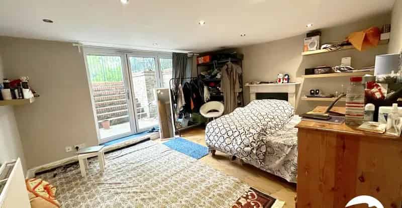 2 Bedroom Flat for Sale in SE12 8UE