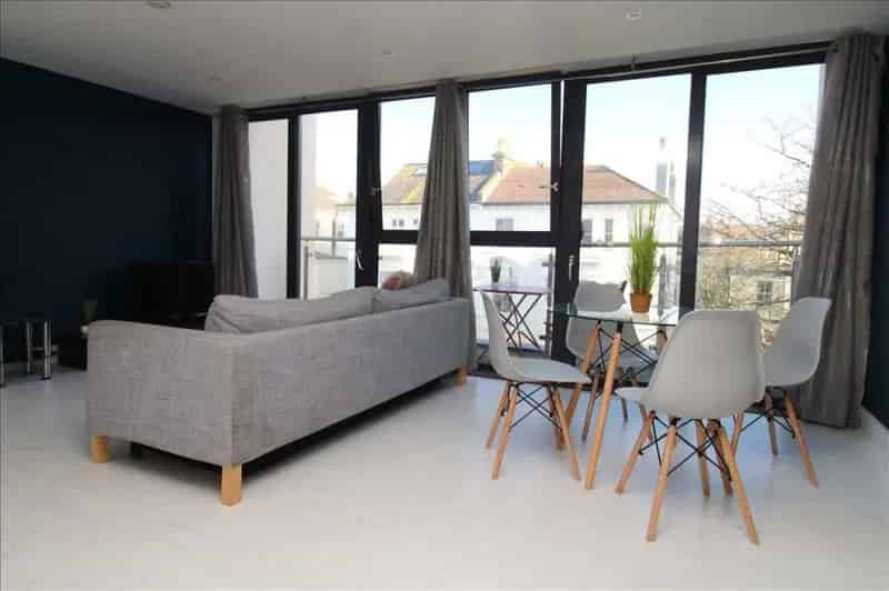 1 Bedroom Furnished Flat near Churchill Square Brighton