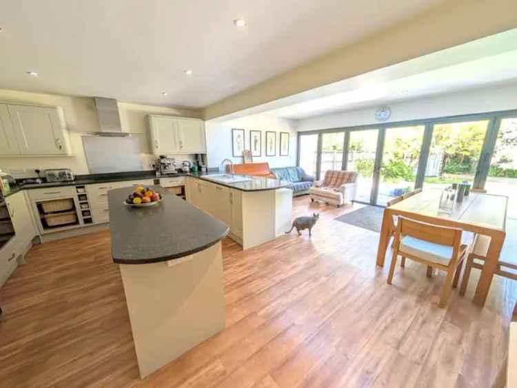 4 Bed Detached House for Sale