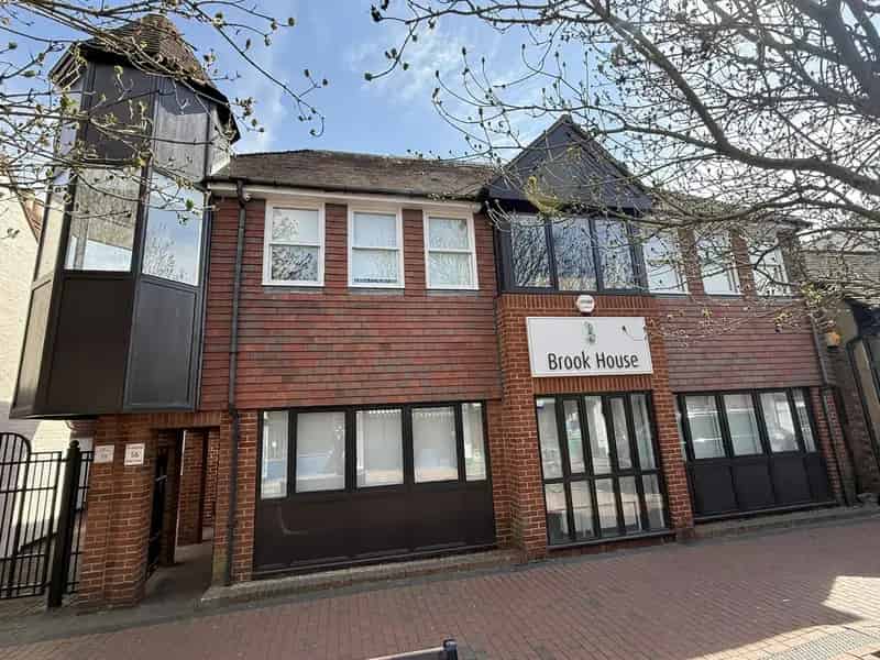 Commercial property For Rent , Horsham, England