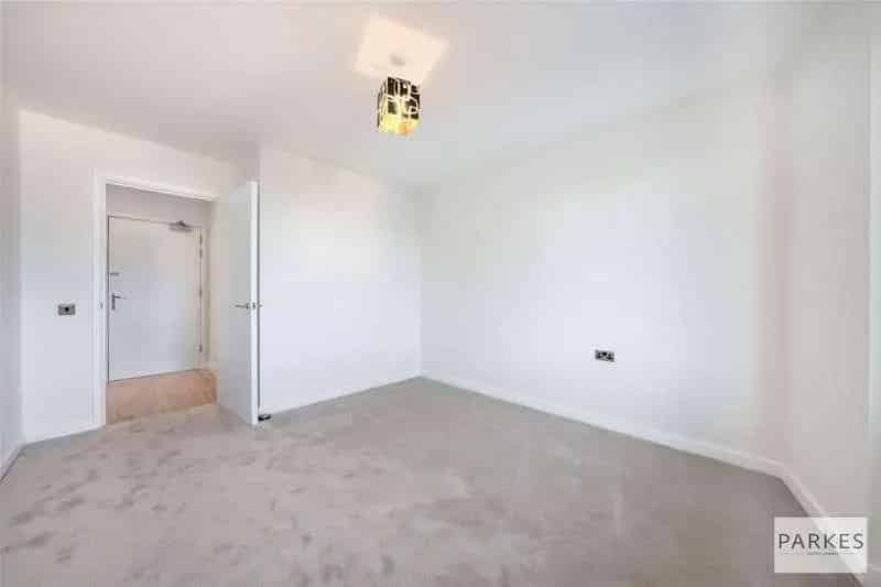 2 Bed Flat for Sale in Park Village East