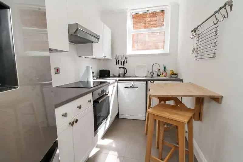 1 Bed Flat for Sale Wickham - Historic Village Apartment