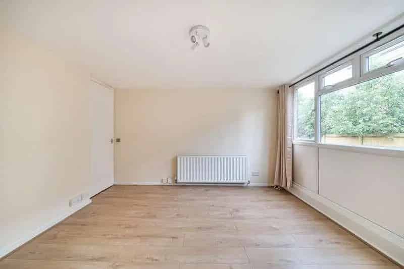 1 Bed Flat for Sale -  Victoria Road