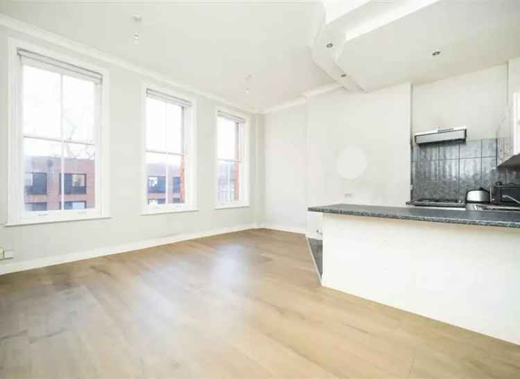 Flat For Sale in London, England