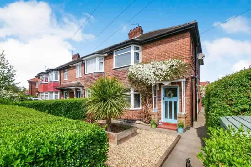 3 bed property for sale