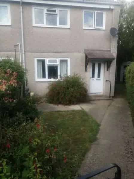 3 Bed Semi Detached House Large Garden