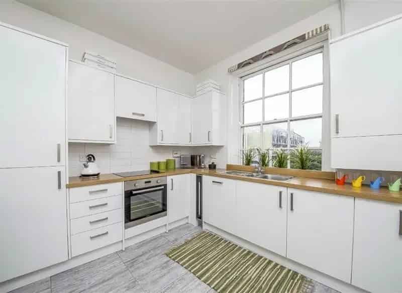 Three Double Bedroom Mansion Flat Chelsea
