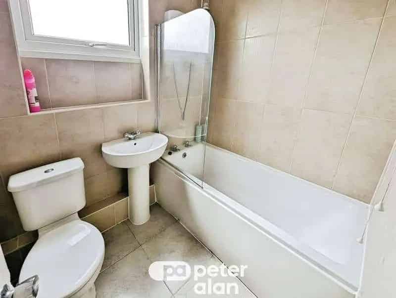 3 Bed Semi-Detached House For Sale