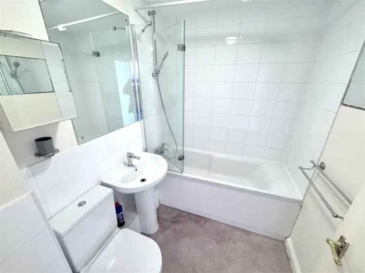 2 Bedroom Flat For Sale near Camberley High Street