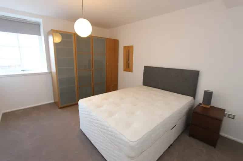 2 Bedroom Flat House to Rent Available June 13