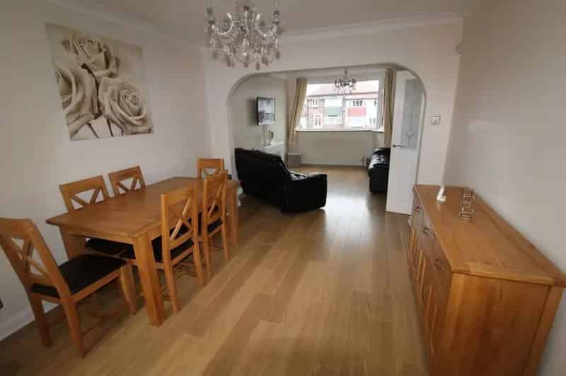 3 Bedroom Semi Detached House Birmingham