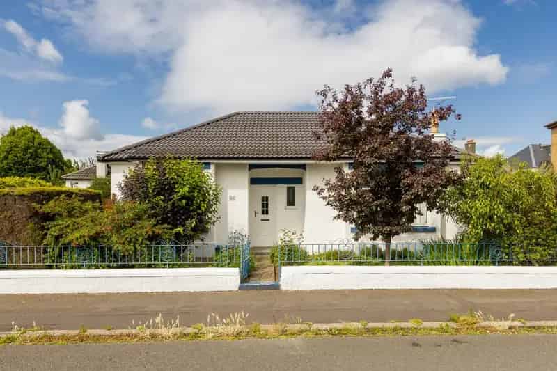 3 Bedroom Detached House For Sale in Edinburgh