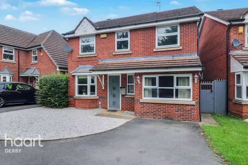 3 Bedroom Detached House for Sale - No Sale No Fee