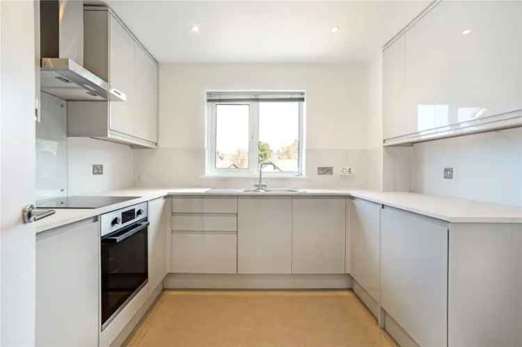 3 Bedroom Flat for Sale near Sevenoaks Station