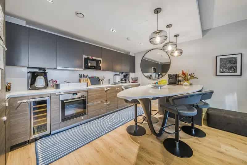 2 Bed 2 Bath Apartment Hammersmith - Concierge, Gym, Gardens