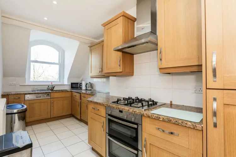 2 Bedroom Apartment in Clevelands Drive Heaton