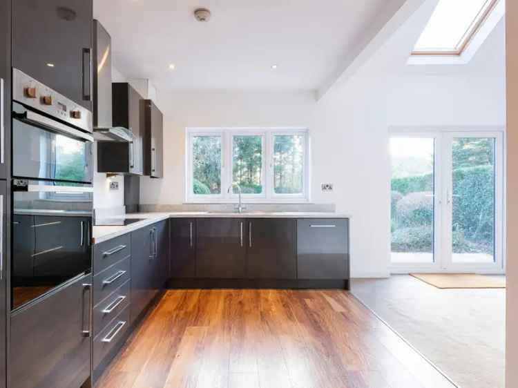 Detached house For Sale in Gedling, England