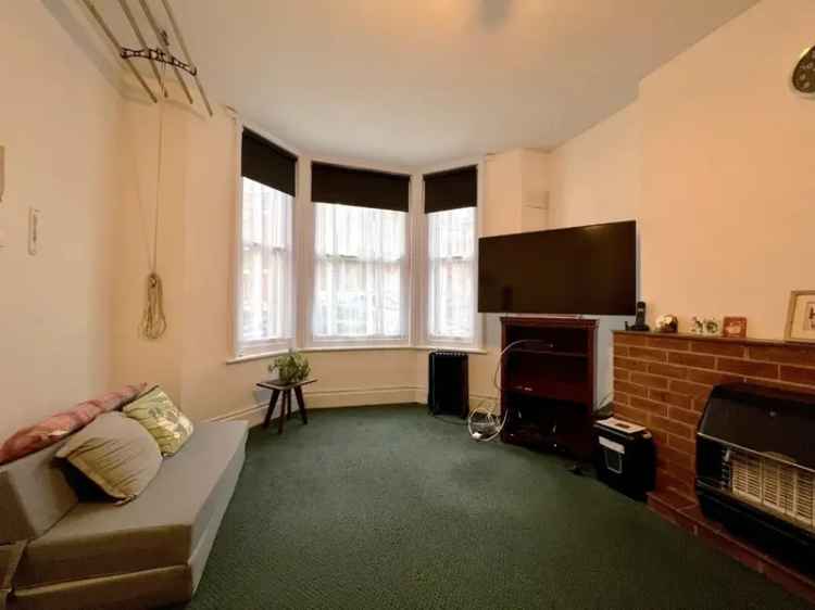 2 bedroom Flat
 For Sale