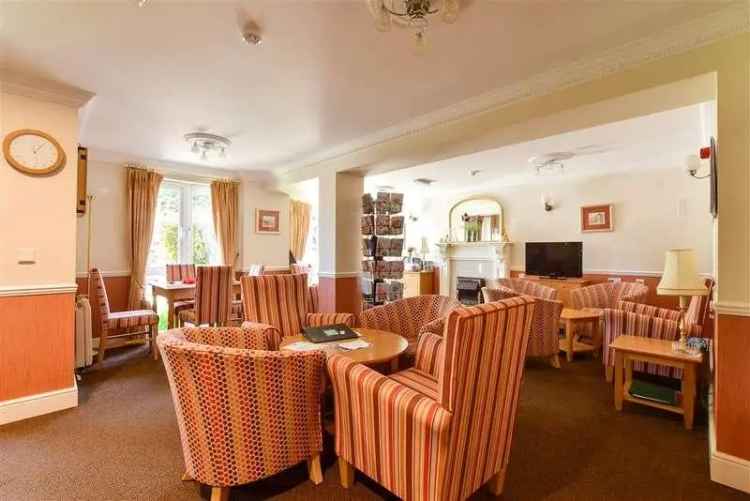 2 Bed Flat for Sale Centrally Located Development
