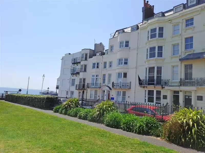 1 Bedroom Flat for Sale in Brighton Kemptown Sea Views