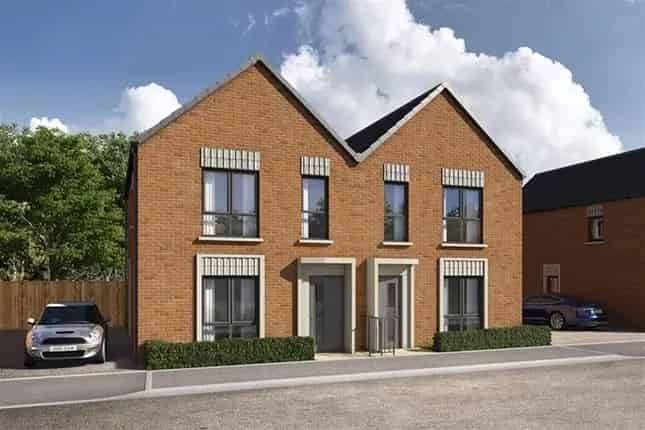 3 Bed Semi-Detached House with Open Plan Living and Parking