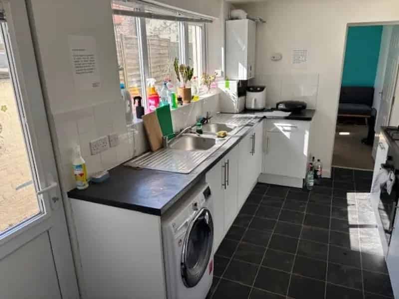 6 Bedroom Terraced House for Sale in Brighton Ideal for Investors