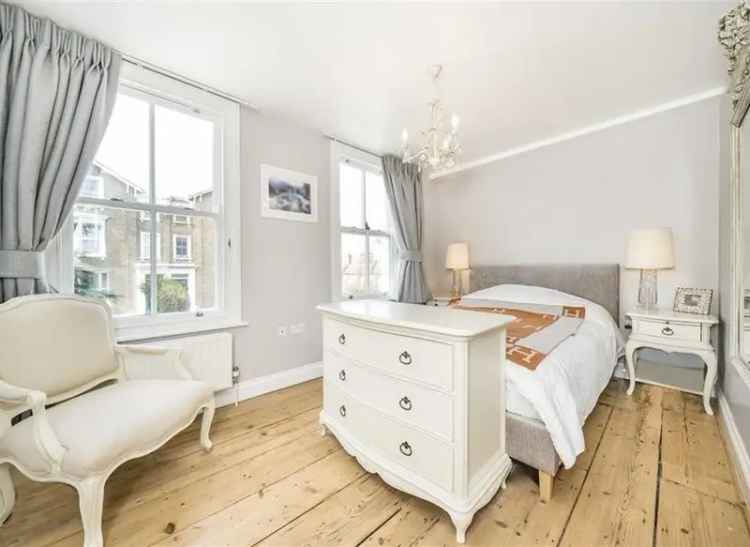 Three Double Bedroom Victorian Family Home with Large Garden