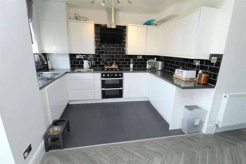 3 Bed Semi-Detached House for Sale