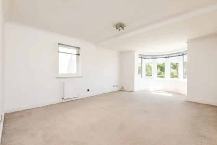2 Bedroom Flat for Sale in Dalgety Bay