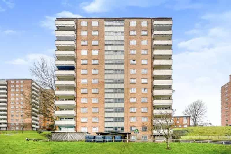 2 Bedroom Apartment for Sale in Central Brighton