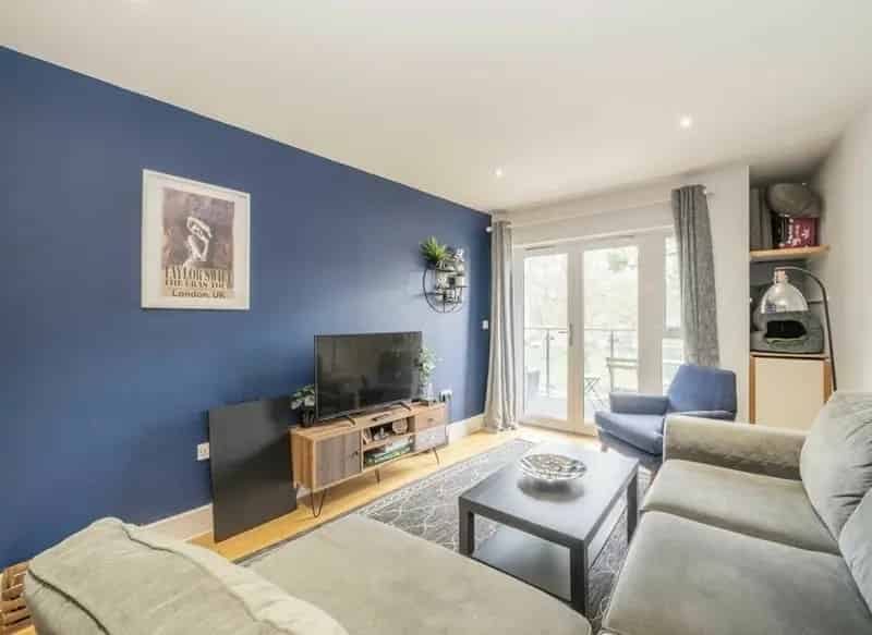 2 Bedroom Apartment with Balcony and Modern Specification
