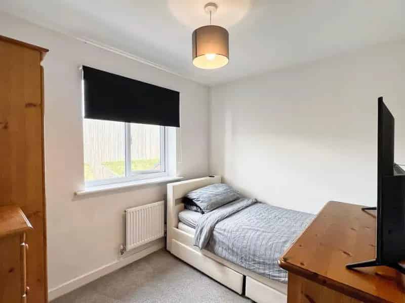 3 Bed Semi-Detached House For Sale Near M4