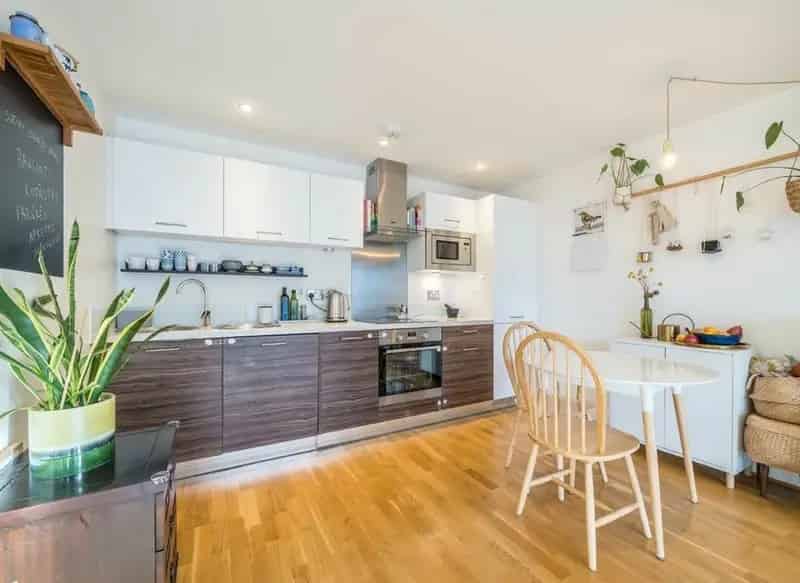 Modern Riverside 1-Bed Flat near Clapton Overground