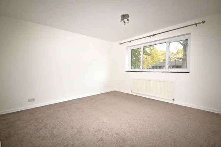 Three Bedroom Semi-Detached House Near Three Bridges Station