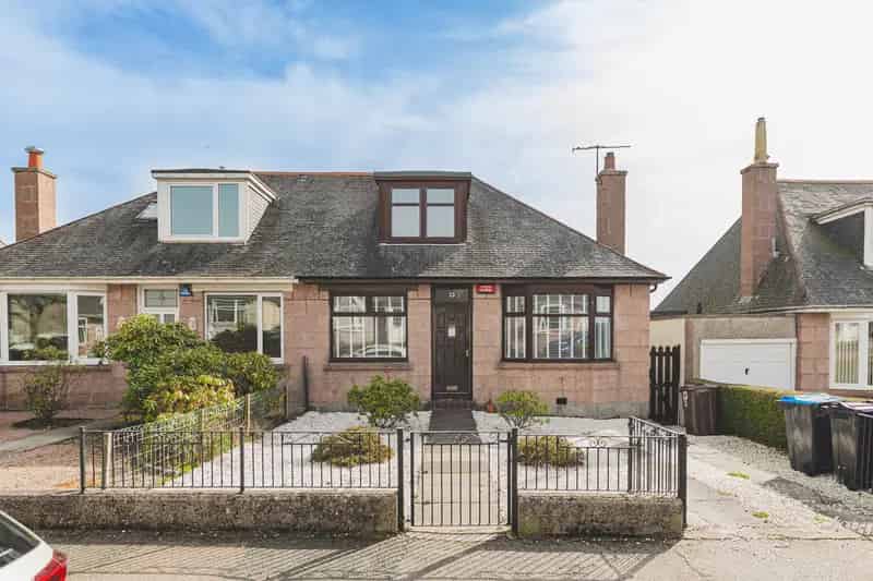 3 Bed Semi-Detached House in Mannofield Aberdeen