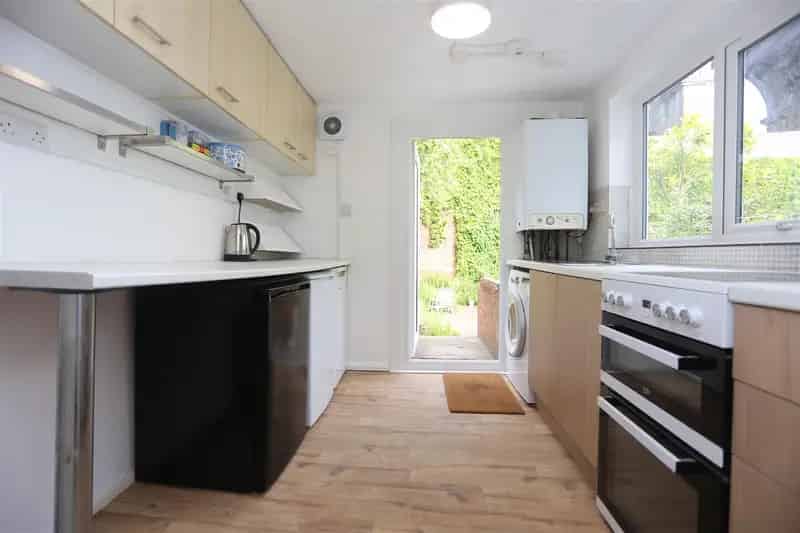 4 Bedroom Maisonette House to Rent