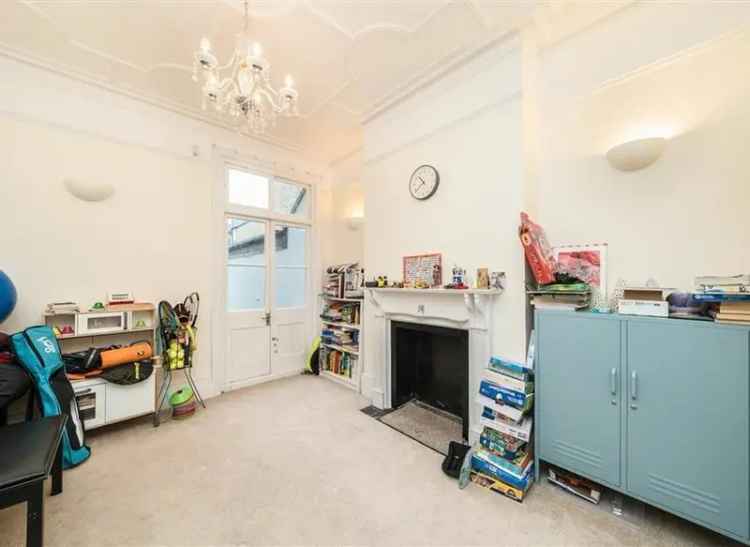 Abbeville Village Freehold Home Near Clapham South