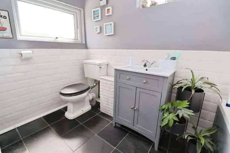 3 Bed Detached House For Sale Near Town Centre