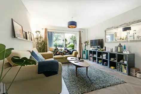 2 Bedroom House in Hanwell London