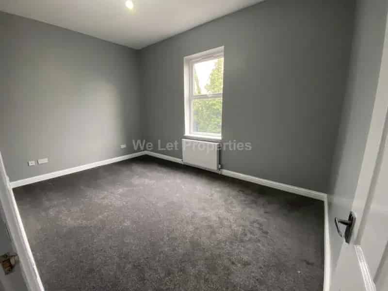 2 Bedroom Apartment House to Rent