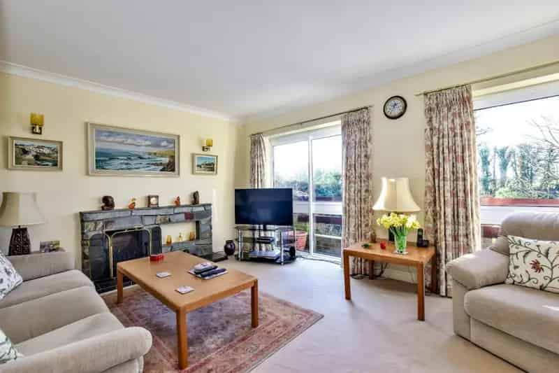 4 Bed Detached House Near Chorleywood Common