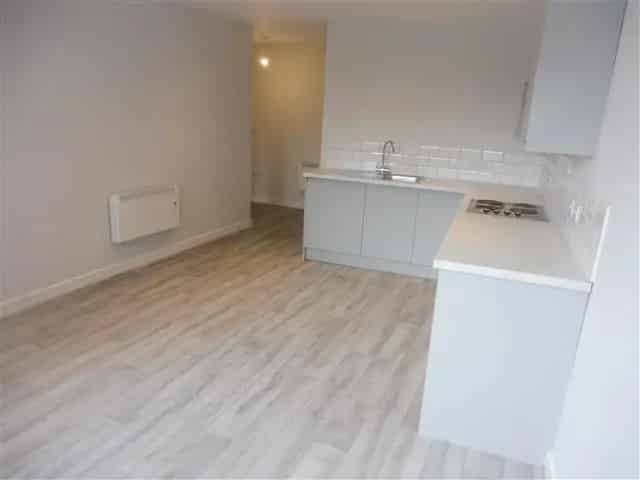 Modern One Double Bedroom Apartment Kidderminster Town Centre