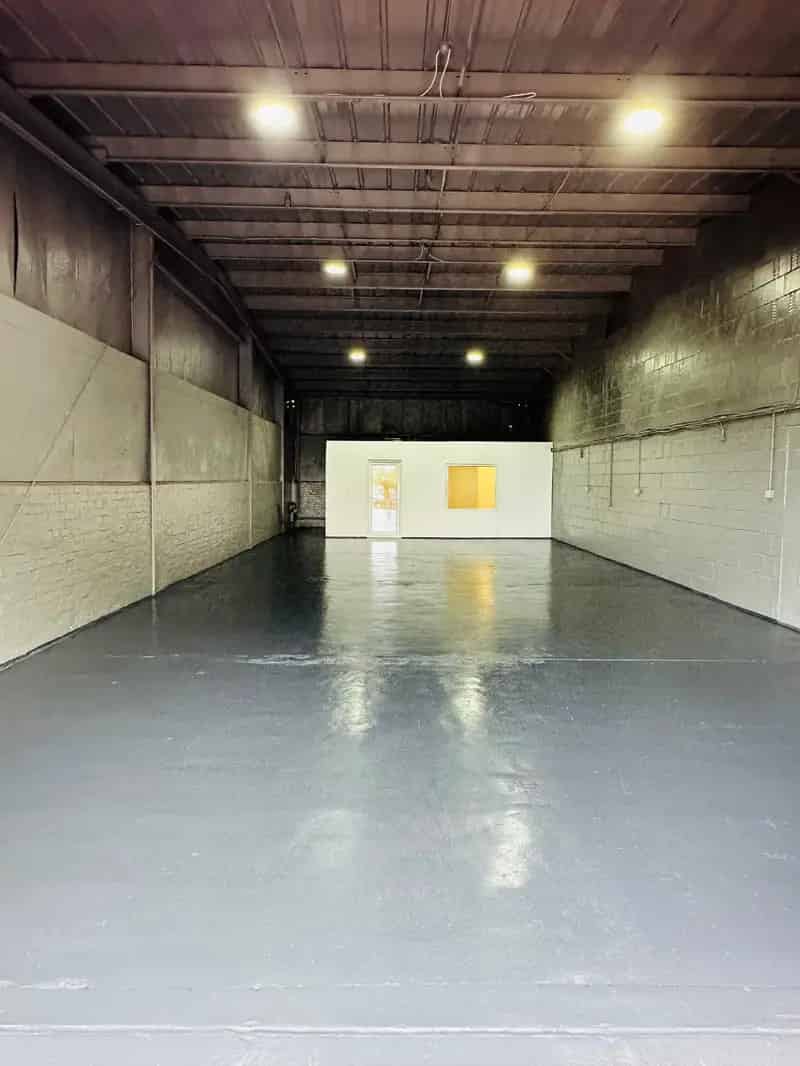 Refurbished Industrial Unit 1583 sq ft - Motor Trade Storage